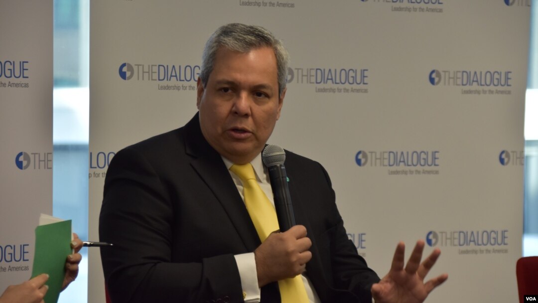 El presidente del Banco Centroamericano de Integración Económica (BCIE), Dante Mossi, participó este jueves en un conversatorio en Diálogo Interamericano en Washington. [Foto: Tomás Guevara, VOA]