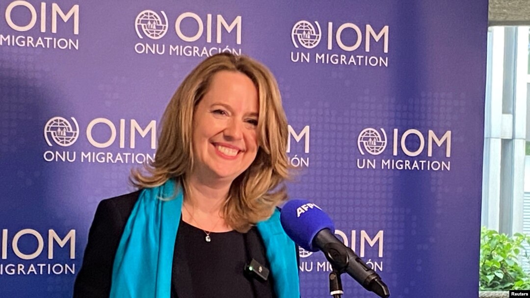 La recién elegida directora general de la Organización Internacional para las Migraciones (OIM), Amy Pope, asiste a una conferencia de prensa después de su elección al frente de la agencia de migración de las Naciones Unidas en Ginebra, Suiza, el 15 de mayo de 2023.