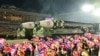 北韓為慶祝北韓人民軍建軍75週年舉行的閱兵式上展示導彈。(2023年2月8日)
