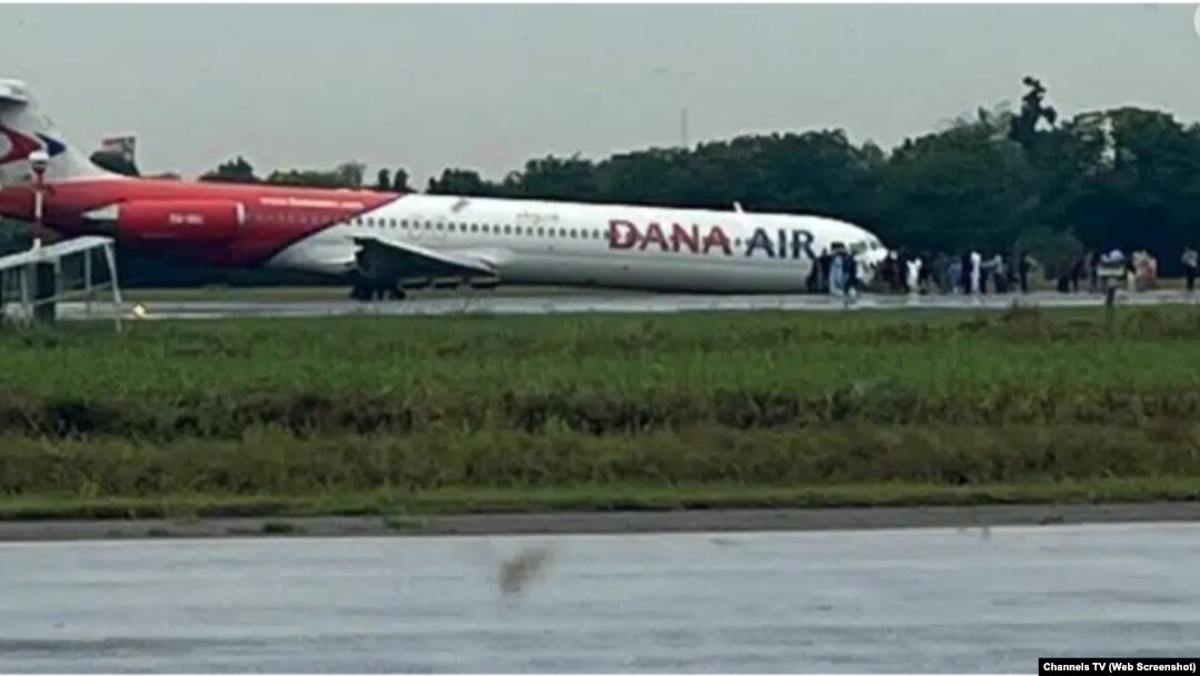 Jirgin kamfanin Dana Air da kauce daga kan hanyarsa a filin saukan jiragen sama a Legas.