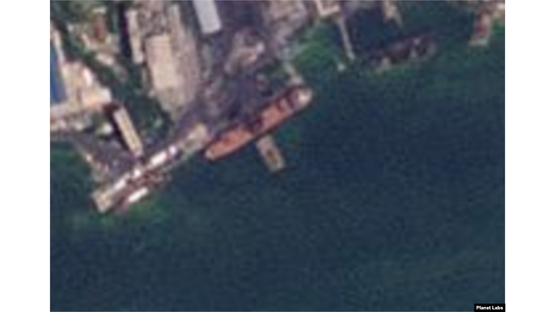 1일 남포 석탄 항구를 촬영한 위성사진에 대형 선박이 포착됐다. 사진=Planet Labs