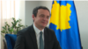 Premijer Kosova Aljbin Kurti razgovara sa novinarom Glasa Amerike Besimom Abazijem (Foto: VOA)
