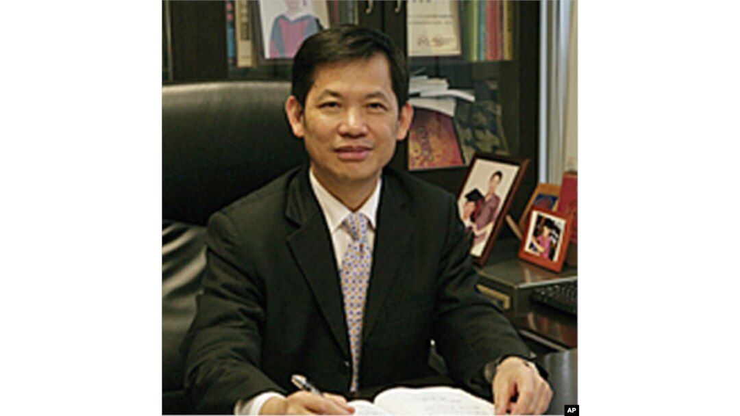 名律师何培华称两法并存使律师处境尴尬