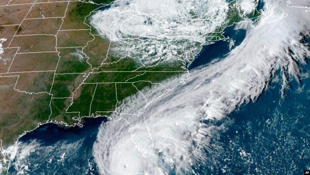 美國國家海洋和大氣管理局(NOAA)提供的衛星氣象圖顯示颶風“伊恩”在墨西哥灣上空，拍攝於2022年9月27日美東時間下午4點26分。