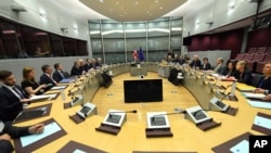 Pregovarači o Bregzitu za stolom u Briselu 