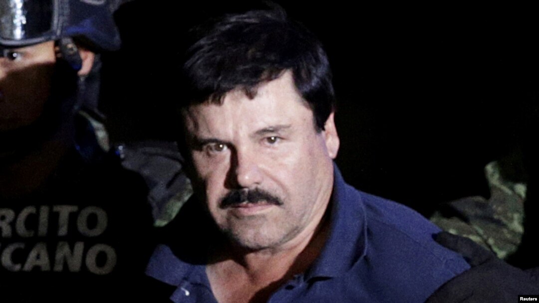 Foto de "El Chapo" Guzmán cuando fue recapturado en México el 8 de enero de 2016.
