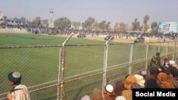 رواداری گزارش داد که طالبان سال گذشته میلادی ۹۴۲ نفر را در محضر عام شلاق زدند