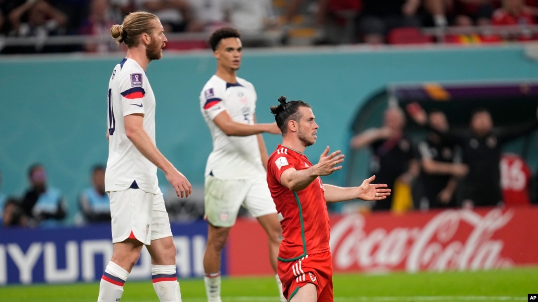 Gareth Bale yana murnar farke kwallon da Amurka ta ci kasarsa ta Wales, an tashi da ci 1-1 a wasan na gasar cin kofin duniya a Qatar
