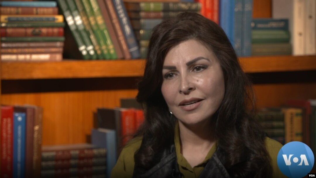 La veterana locutora Shaista Sadat Lami analiza cómo cambió el trabajo de los periodistas en Afganistán después de que los talibanes regresaron al poder en agosto de 2021.