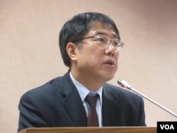 台灣在野黨民進黨立委黃偉哲(美國之音張永泰拍攝)