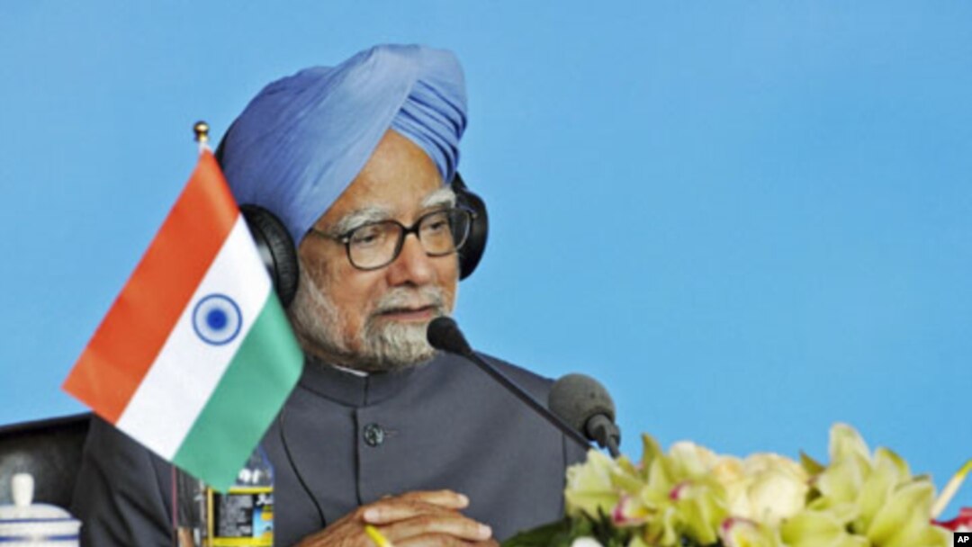 India's Prime Minister Manmohan Singh (file photo)