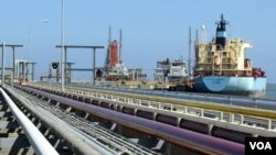 Venezuela suministra a EE.UU. alrededor de un millón de barriles de crudo diariamente.