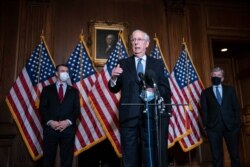 El líder de la mayoría republicana en el Senado, Mitch McConnell, durante una conferencia de prensa el 8 de diciembre de 2020.