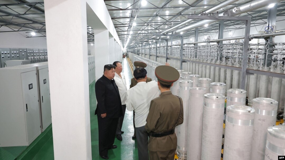 2024년 9월 13일 북한 관영 '조선중앙통신'은 김정은 국무위원장이 핵무기연구소와 무기급 핵 물질 생산시설을 현지 지도하고 무기급 핵 물질 생산을 늘리기 위한 중요 과업을 제시했다며 날짜 미상의 사진을 공개했다.