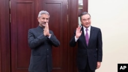 རྒྱ་དཀར་ནག་གི་ཕྱི་སྲིད་བློན་ཆེན་