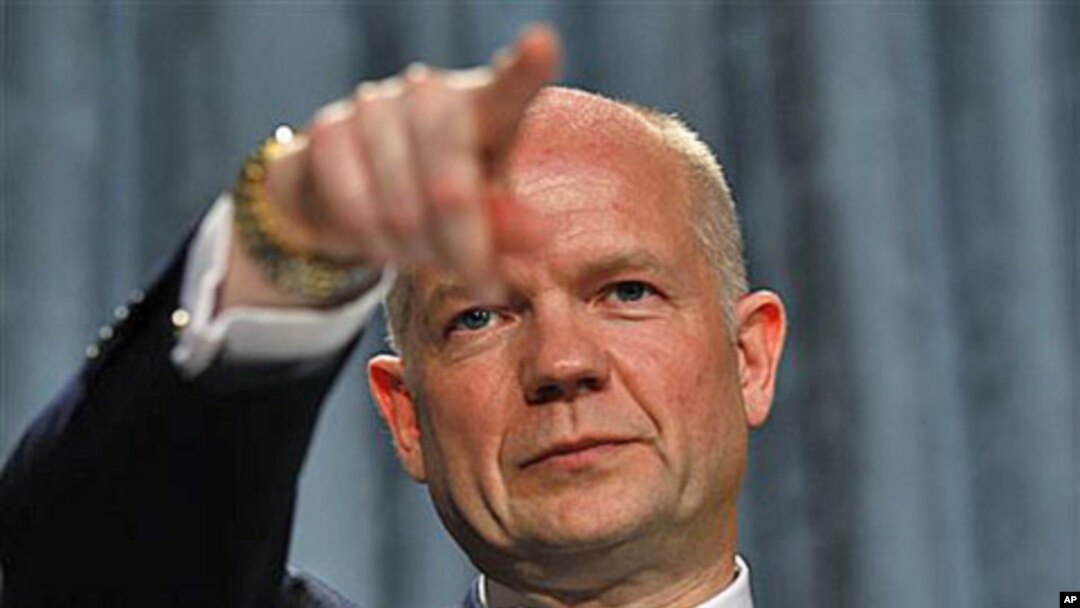 Britain's Foreign Secretary, William Hague, delivers his first foreign policy speech at the Foreign and Commonwealth Office in London, 1 Jul 2010 (file photo)