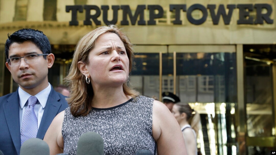 La petición la encabeza la concejal Melissa Mark Viverito. Trump ha convertido la torre que lleva su nombre en el centro de sus trabajos para preparar la nueva Administración.