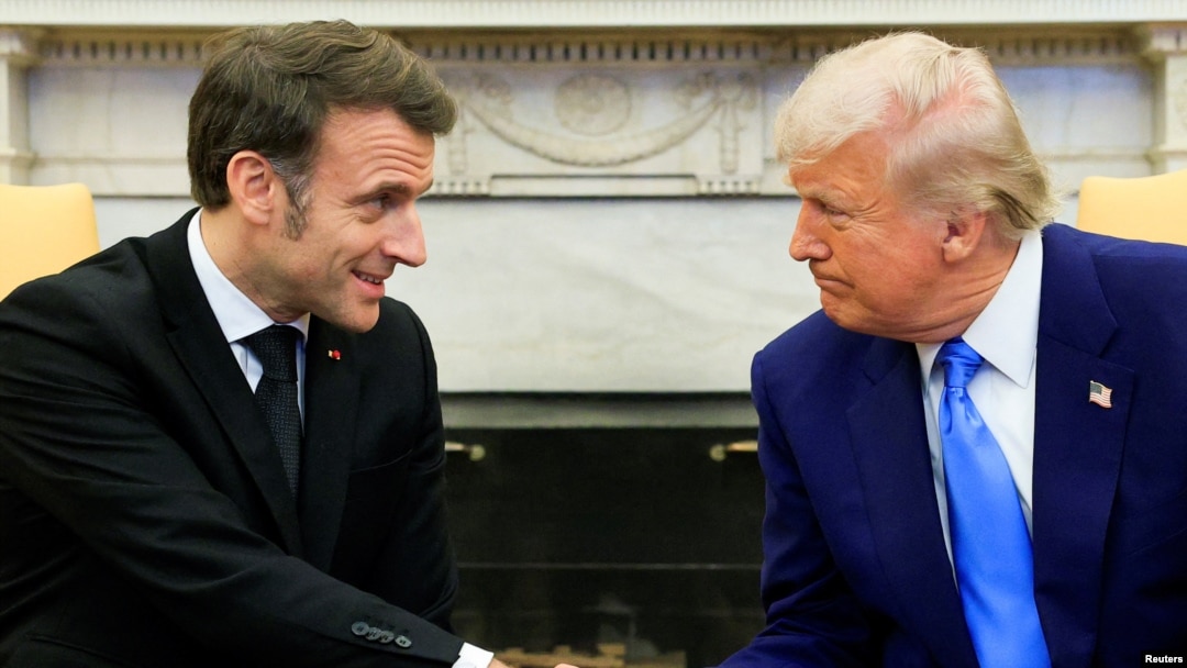 ABD Başkanı ve Fransa Cumhurbaşkanı basın mensuplarına görüşme öncesinde Oval Ofis’te kısa açıklama yaptı. Başkan Trump Fransız liderin kendisi için “özel bir insan” olduğunu söyledi. 