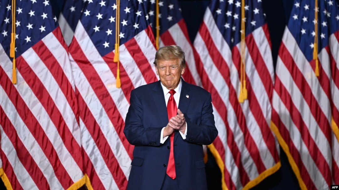 Donald Trump’ın başkan olduğu dönemde ismini vermediği bir Avrupa ülkesine, “Rusya’yı ittifaka yeterli maddi katkı yapmayan NATO üyelerine her ne isterse yapmaya teşvik edeceğini söylediği’’ yönündeki ifadeleri Avrupa’da endişeye yol açtı. 