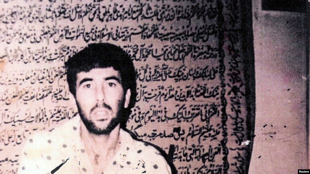 تصویری رون آراد، خلبان اسرائیلی ناپدید شده در لبنان در حین اسارت. این تصویر ۱۳ ژوئیه ۲۰۰۸ در شبکه ۱۰ خبر اسرائیل منتشر شد.