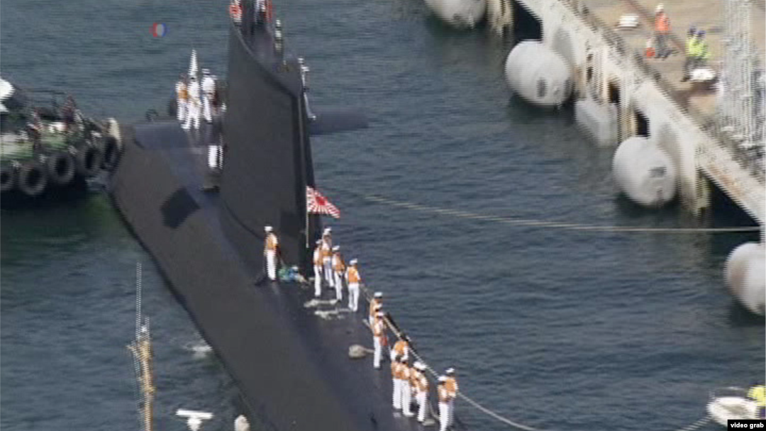 一艘日本海上自衛隊的蒼龍級潛艇，抵達澳大利亞悉尼港。（視頻截圖）