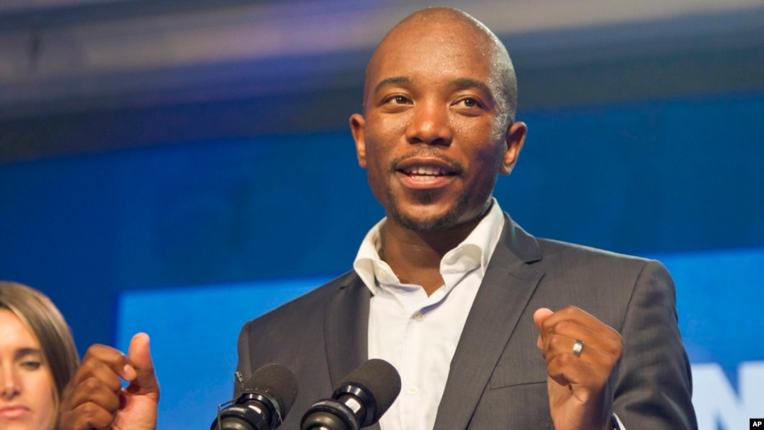 Newly elected Democratic Alliance (DA) party leader Mmusi Maimane, delivers his victory speech after being elected leader, May 10, 2015 in Port Elizabeth, South Africa. 