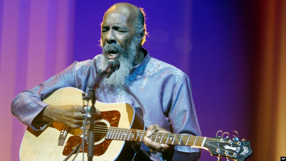 FILE - In this May 1, 2008 file photo, Richie Havens plays at the opening night ceremony during the 61st International film festival in Cannes, southern France.