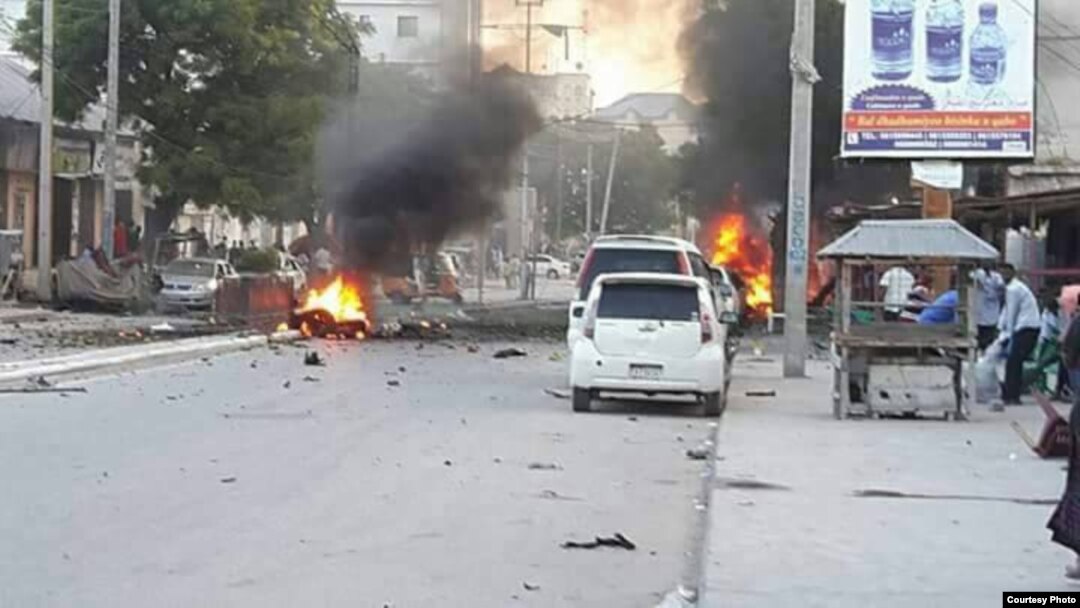 Scene of explosion in Mogadishu, Somalia, May 8, 2017. (Photo courtesy Somalia National News Agency, SONNA) 