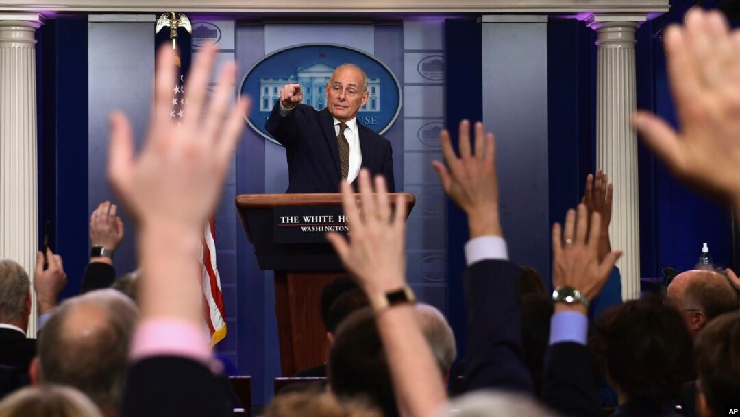 El jefe del gabinete de Trump, John Kelly, en conferencia de prensa el 12 de octubre de 2017.