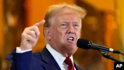 Los cargos están relacionados con un pago de 130.000 dólares a Stormy Daniels, actriz de contenido para adultos, para que no revelara su relación con Trump en 2006, que podría haber perjudicado su campaña electoral.