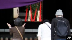 日本人參拜靖國神社（2015年4月22日）