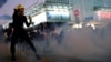 Policía de Hong Kong confronta a manifestantes