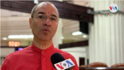 El oficialista diputado Carlos Emilio Lopez defiende la gestión de Ortega en el sistema sanitario. Foto de Donaldo Hernandez, VOA