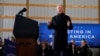 El presidente de EEUU, Joe Biden, habla en un evento de campaña en Northfield, Minnesota, el 1 de noviembre de 2023.