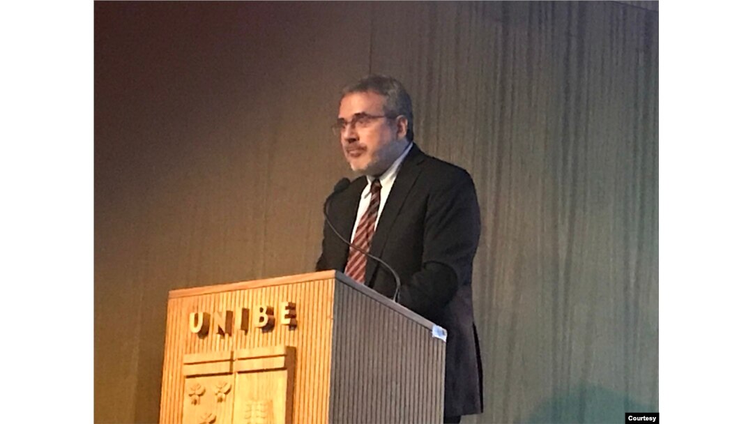 Carlos Fara, analista político de CADAL, en Buenos Aires, Argentina.
