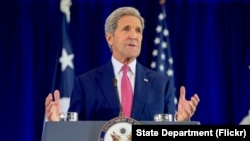 El Secretario de Estado de EE.UU. John Kerry dijo que conversaciones a nivel militar con Rusia comenzarán "muy pronto".