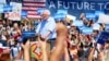 Bernie Sanders visita frontera con México