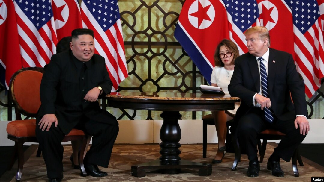 도널드 트럼프 미국 대통령과 김정은 북한 국무위원장이 지난 2월 미북 정상회담을 위해 베트남 하노이의 메트로폴 호텔에서 만났다. 