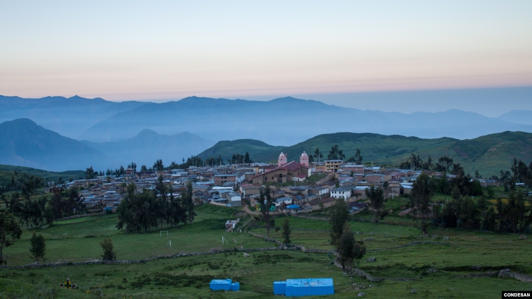 Panoramic view of the community of Huamantanga in the central Andes, where the pre-Inca water-harvesting system is located. (J. Gil-Ríos, CONDESAN, 2014)