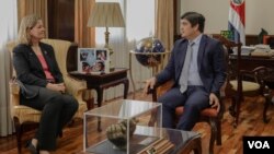 La alta comisionada adjunta para la ACNUR, Kelly T. Clements, se reunió en San José con el presidente de Costa Rica, Carlos Alvarado. Foto: Armando Gómez/ VOA.