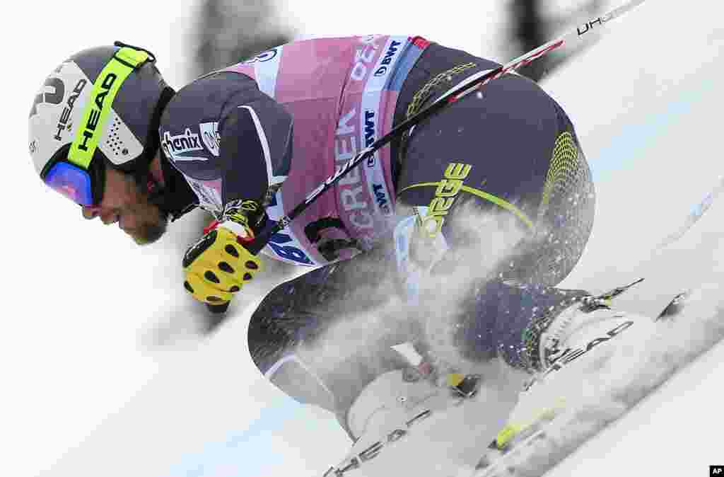 Norway's Kjetil Jansrud skis down the course during a Men's World Cup downhill skiing training run in Beaver Creek, Colorado.