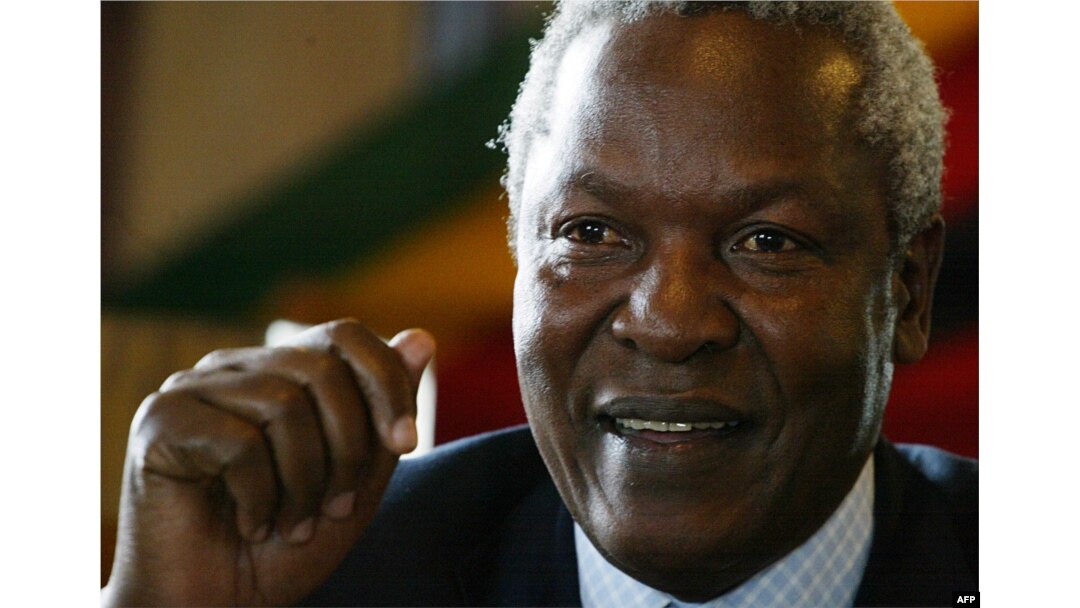 FILE - Zimbabwe's Defense Minister Sydney Sekeramayi is pictured at a press conference in Harare, May 22, 2008.