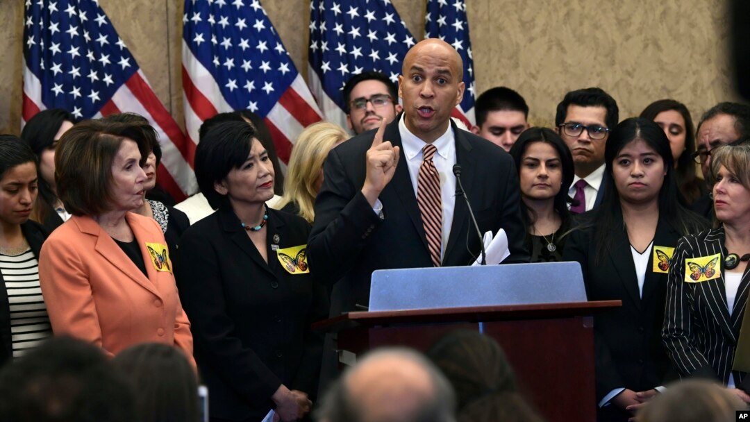 Seneta Cory Booker, mdemocrat akizungumza juu ya suala la DACA