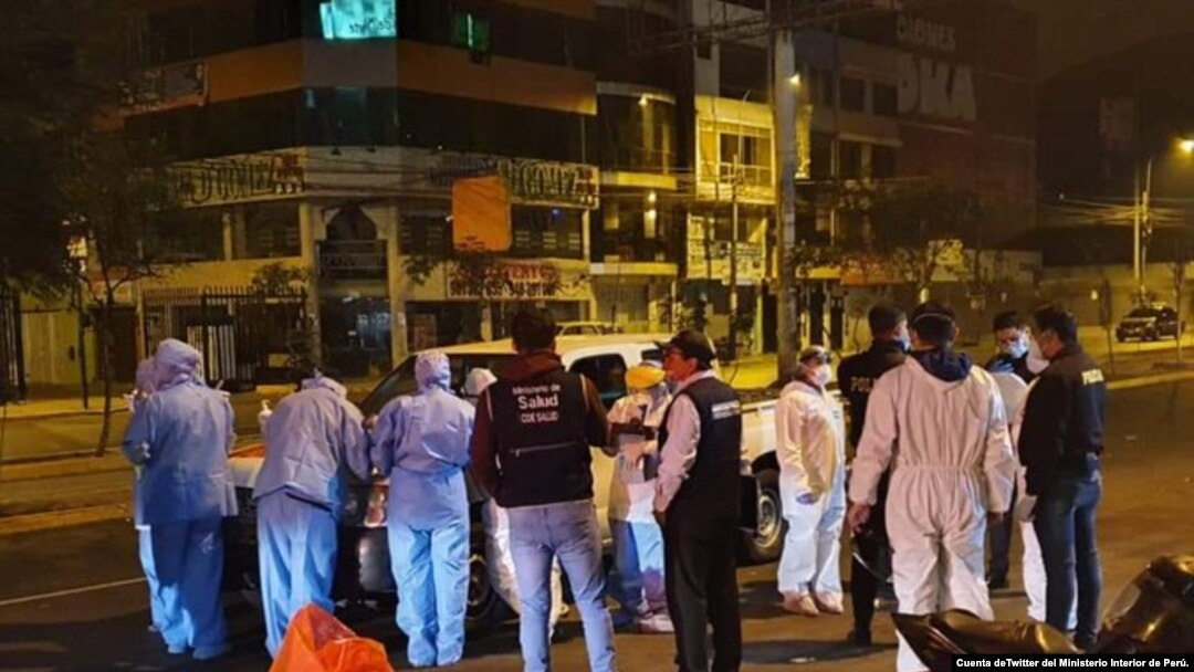 Trece personas murieron y al menos seis resultaron heridos al intentar escapar de discoteca en medio de operativo policial en plena pandemia.