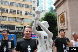參加香港六四長跑的美國教師科恩（美國之音記者申華拍攝）