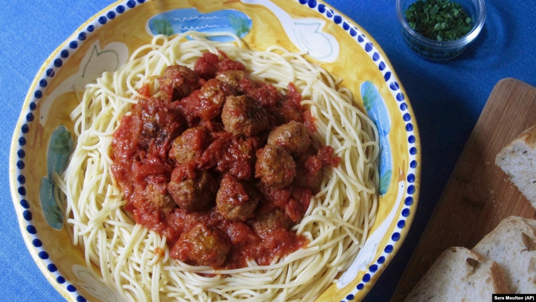 Traditional pasta with meat sauce