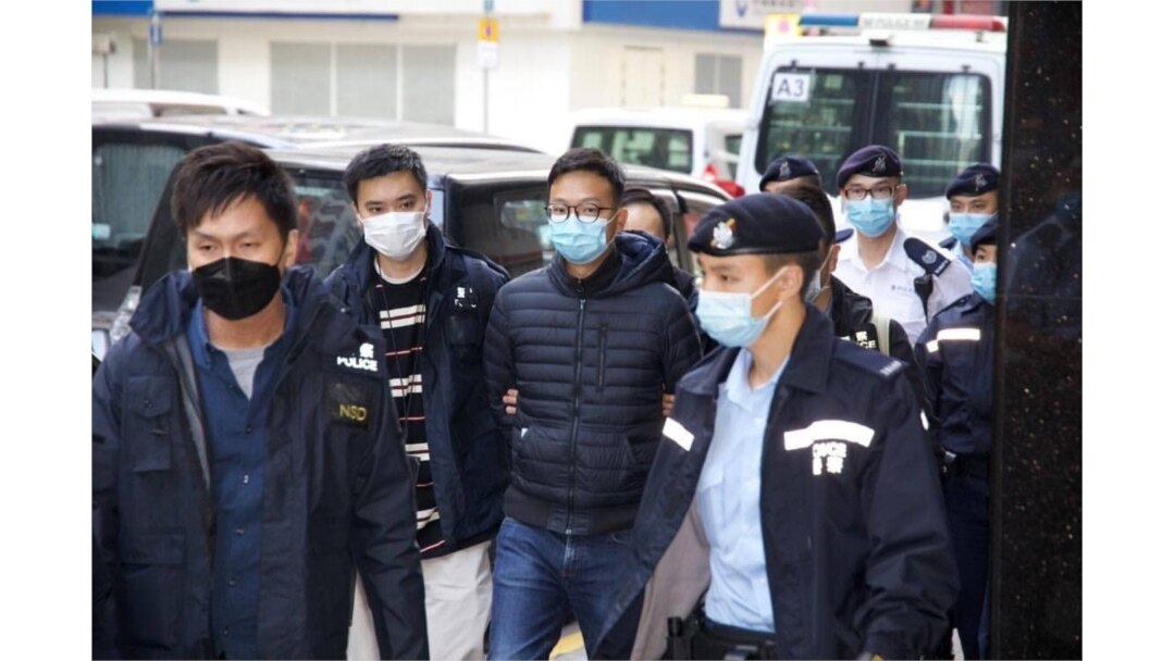 立場新聞署理總編輯林紹桐被港警拘捕 （2021年12月29日）