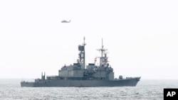 美國軍艦4月13日在台海東北演習資料照。