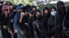 طالبان به صورت مشروط با اجازه تحصیل دختران افغان در پاکستان موافقت کردند