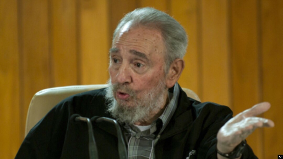 Former Cuban leader Fidel Castro speaks during a meeting with Cuban and foreign intellectuals visiting Havana's international book fair February 15, 2011.